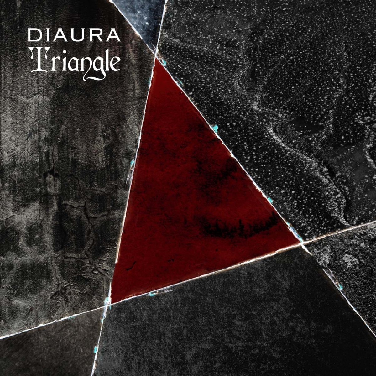 Diaura_3rd_full_album_triangle__%e5%88%9d%e5%9b%9e%e9%99%90%e5%ae%9ab-type%e7%9b%a4__cd_dvd_
